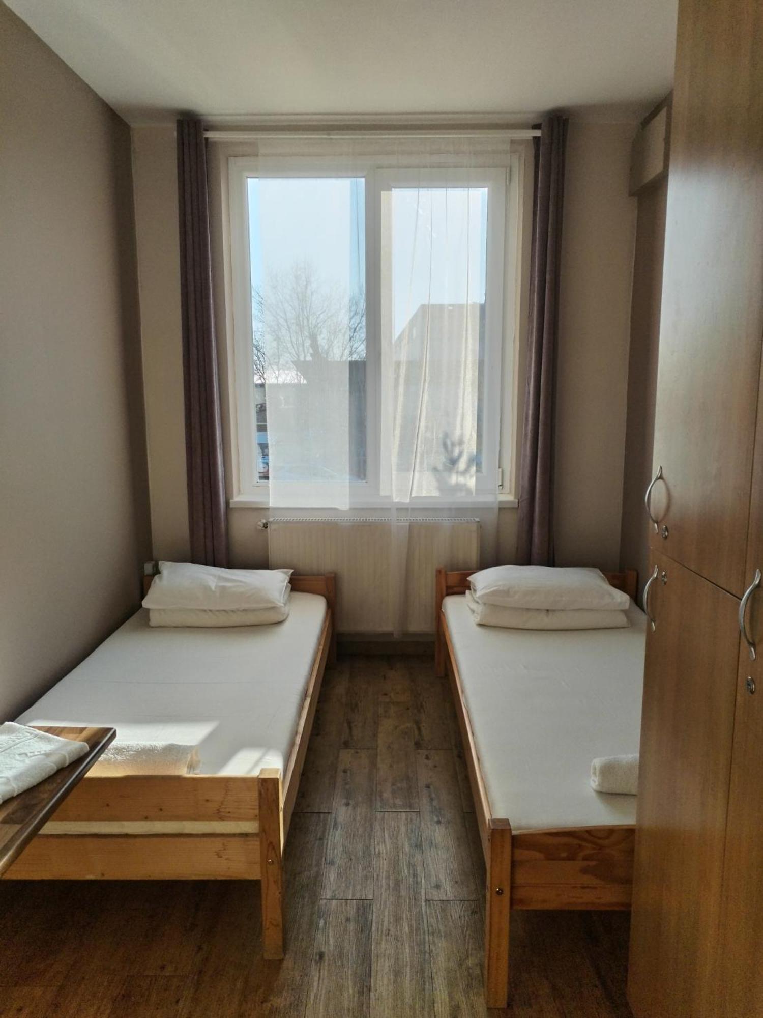 Hostel Ferihegy 베체스 외부 사진