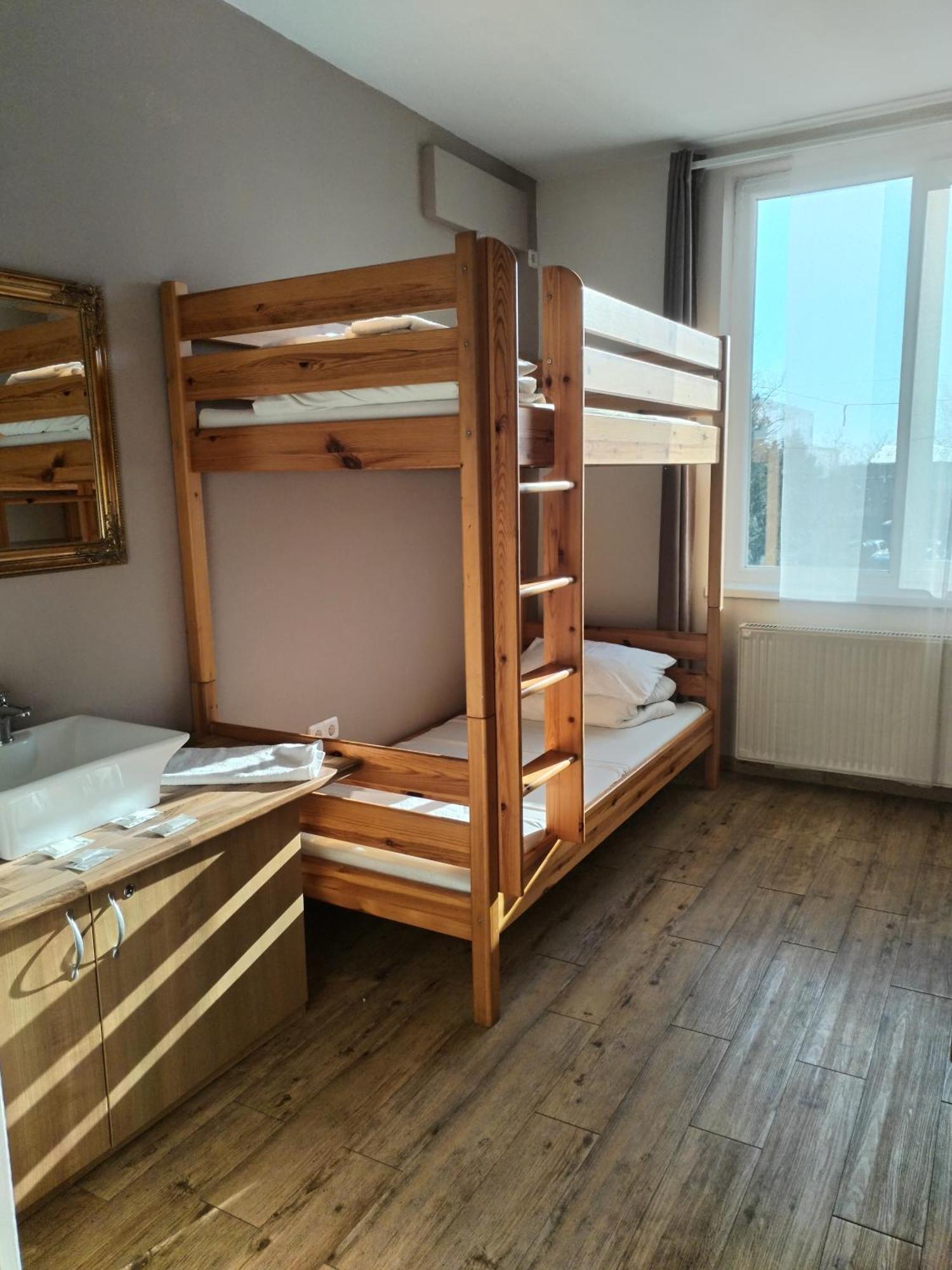 Hostel Ferihegy 베체스 외부 사진
