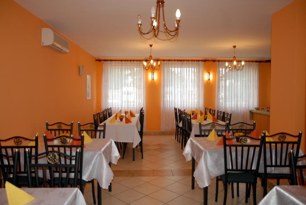 Hostel Ferihegy 베체스 외부 사진